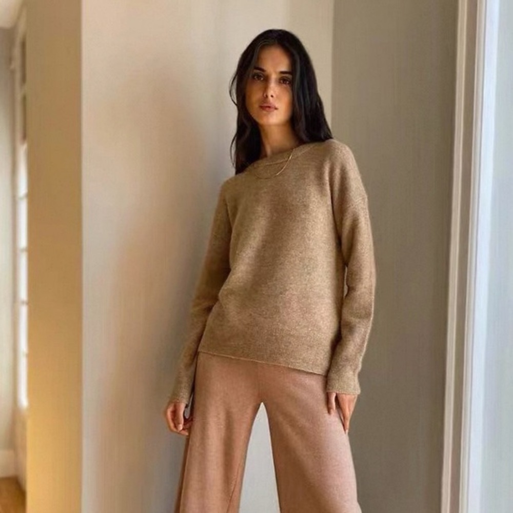 NWOT Aritzia The Group Babaton Thurlow Relaxed crew-neck sweater Merino Wool - Picture 4 of 8